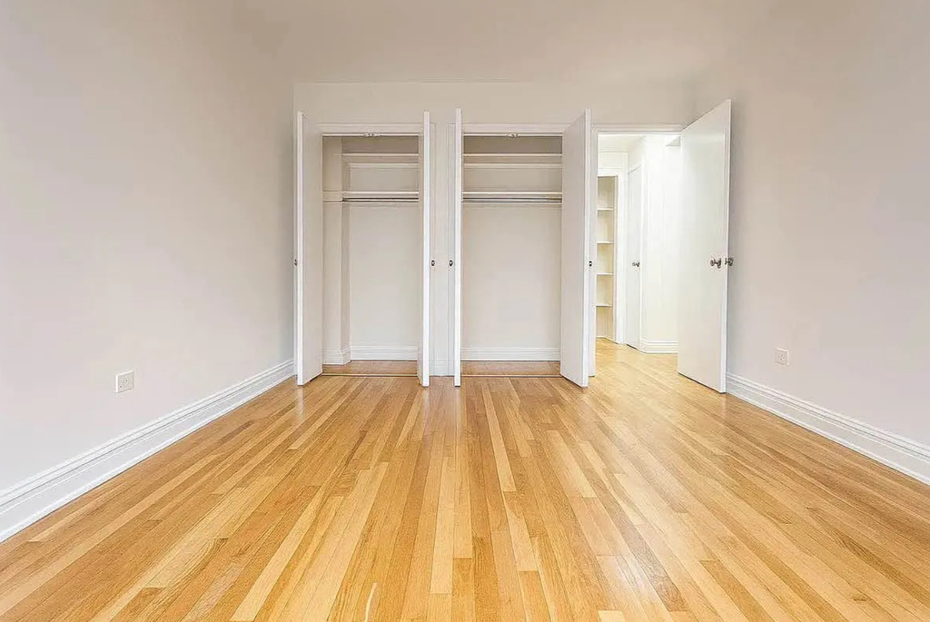 West 16th Street - Photo 4