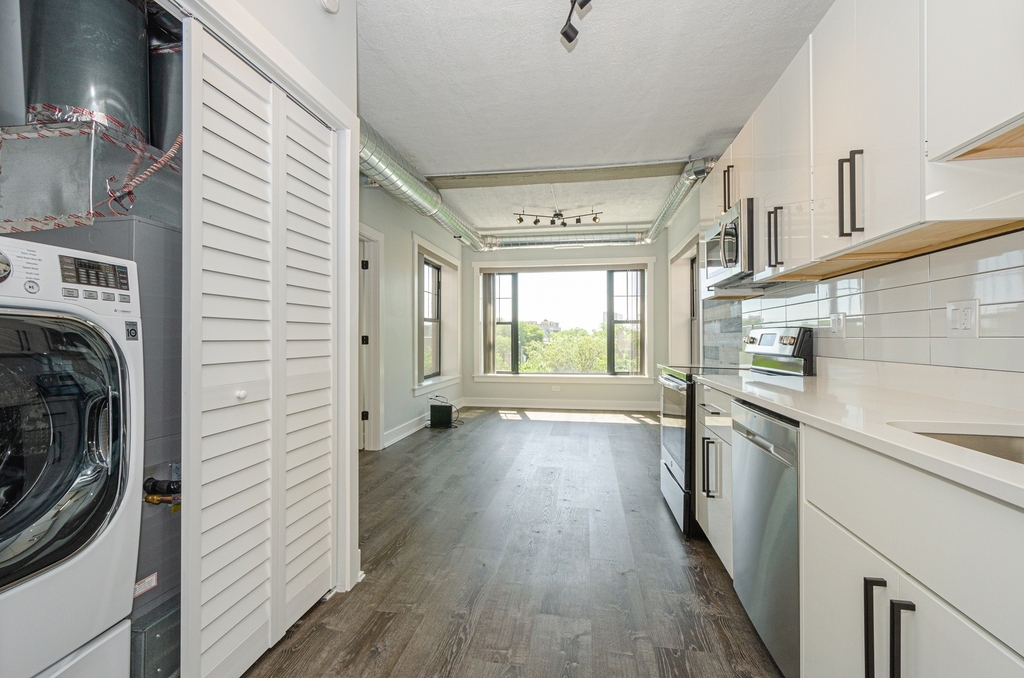 7645 N Sheridan Road - Photo 3