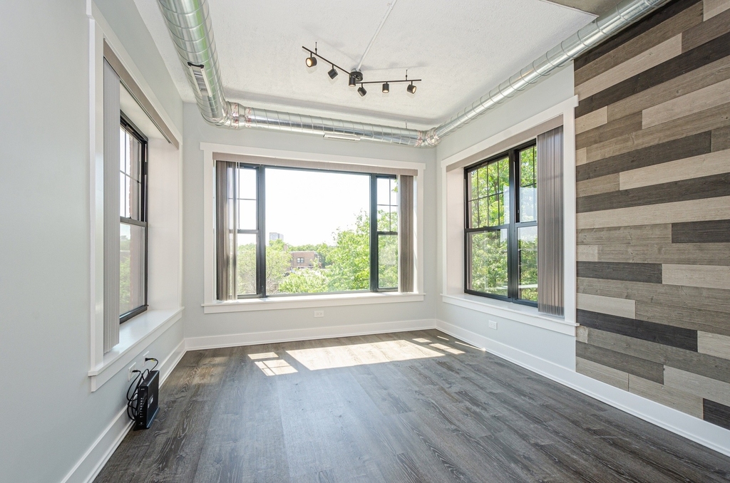 7645 N Sheridan Road - Photo 1