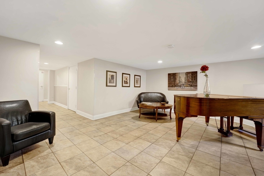 63 E Cedar Street - Photo 14
