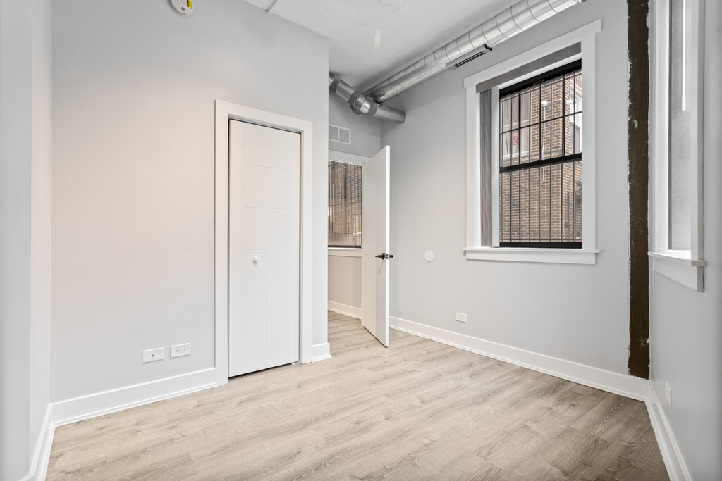 7645 N Sheridan Road - Photo 4