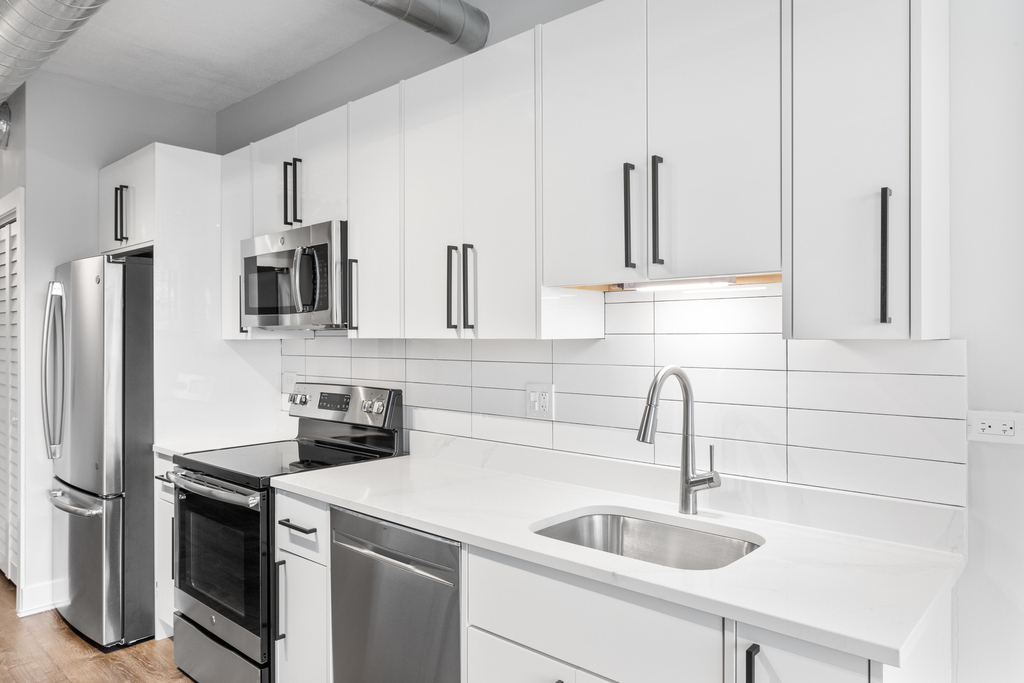 7645 N Sheridan Road - Photo 3