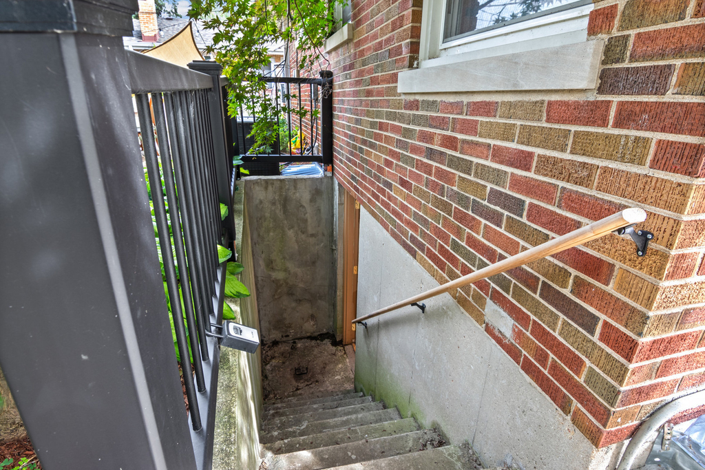 8536 Kedvale Avenue - Photo 17