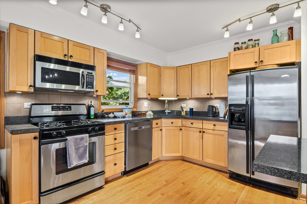 8536 Kedvale Avenue - Photo 7