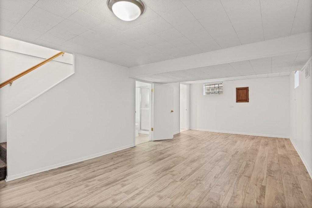 8536 Kedvale Avenue - Photo 12
