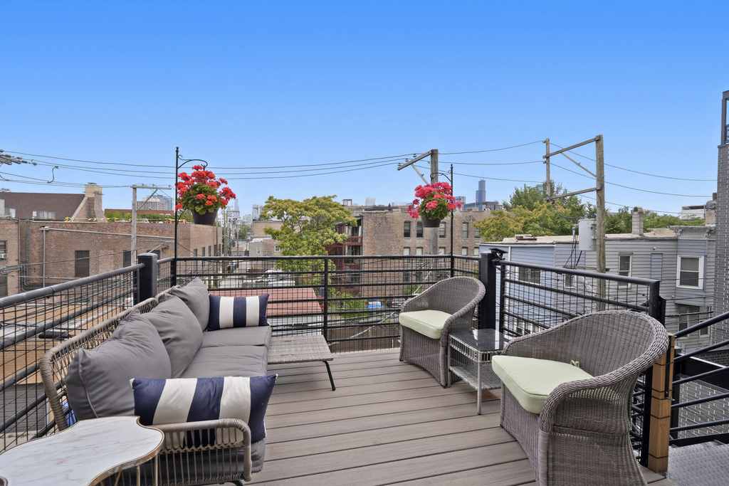 611 N Noble Street - Photo 11