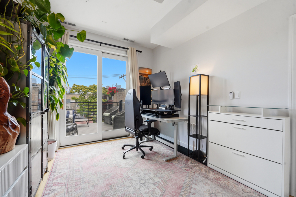 611 N Noble Street - Photo 10