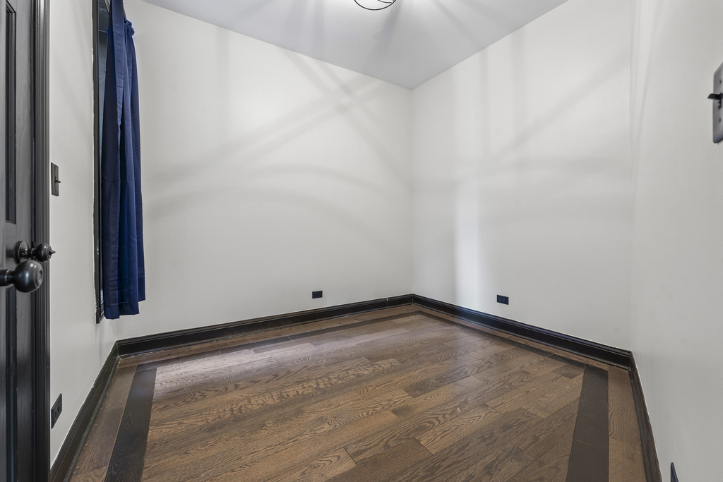 614 N Troy Street - Photo 13