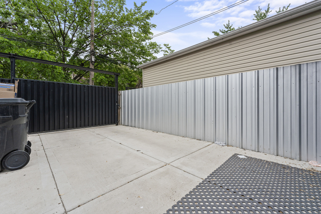 614 N Troy Street - Photo 23
