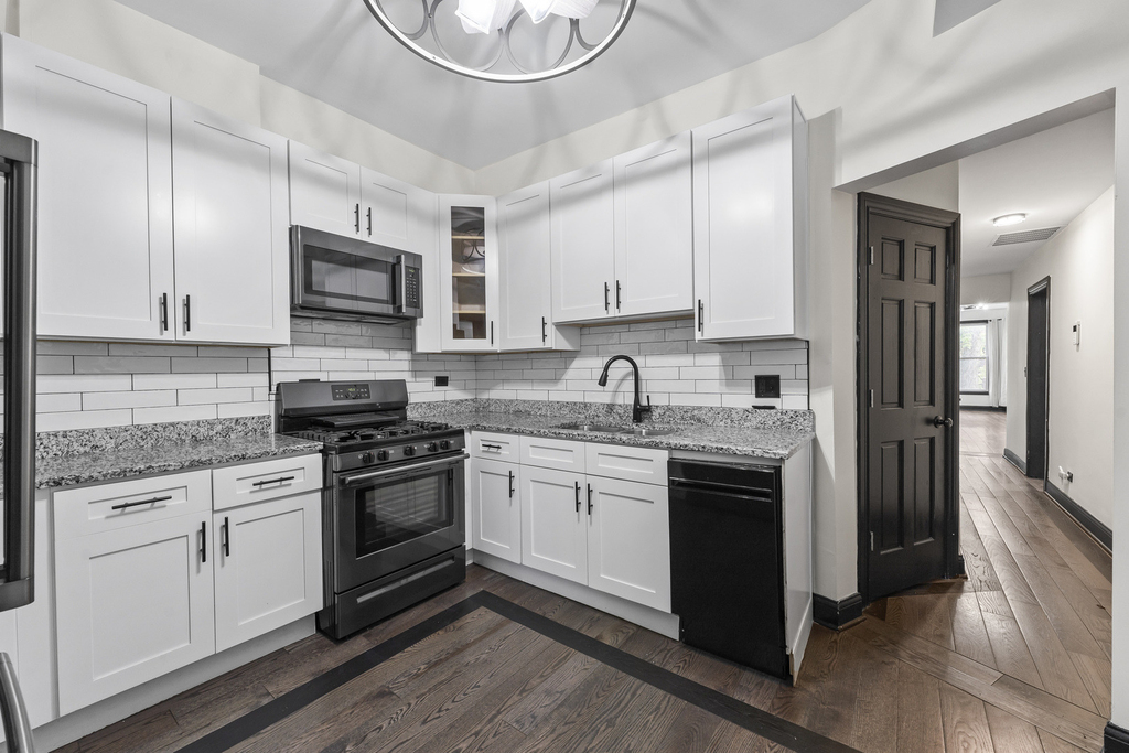 614 N Troy Street - Photo 6