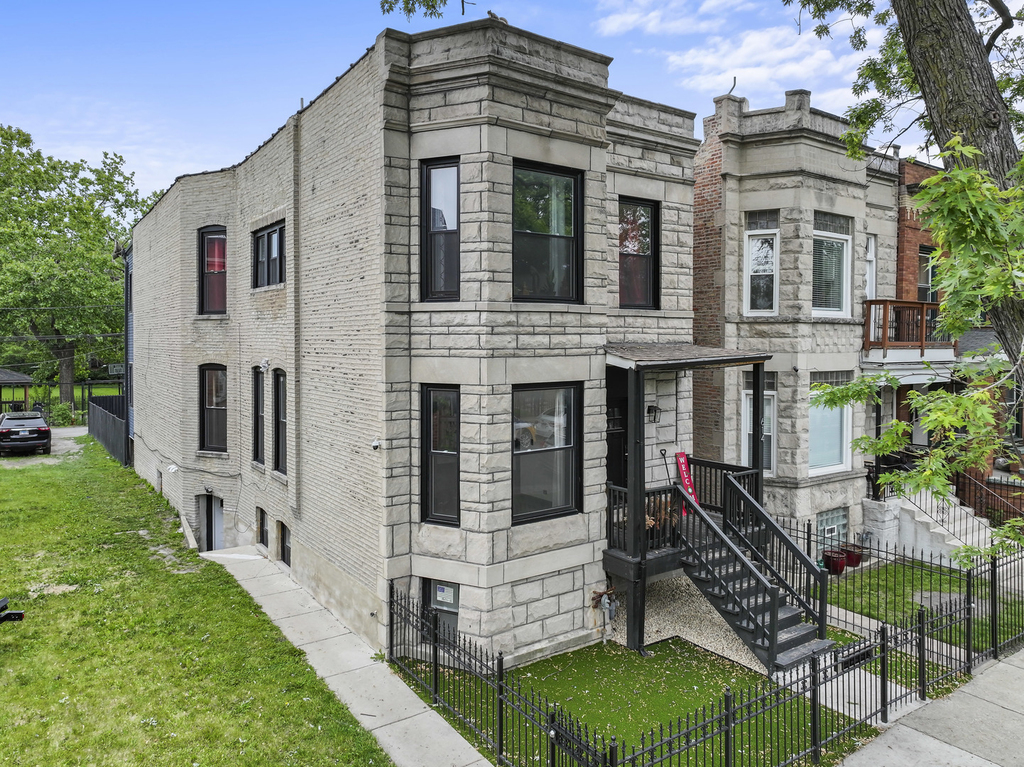 614 N Troy Street - Photo 2