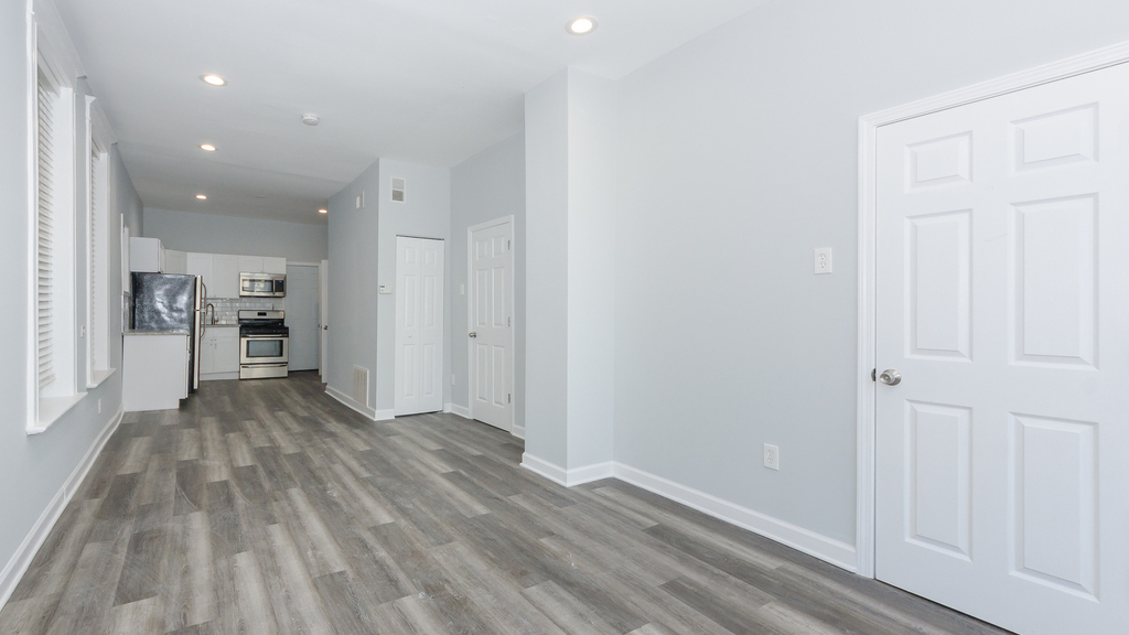 2821 W 25th Street - Photo 2