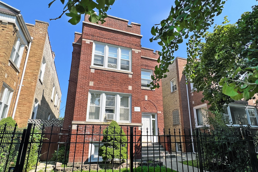 4843 N Drake Avenue - Photo 0