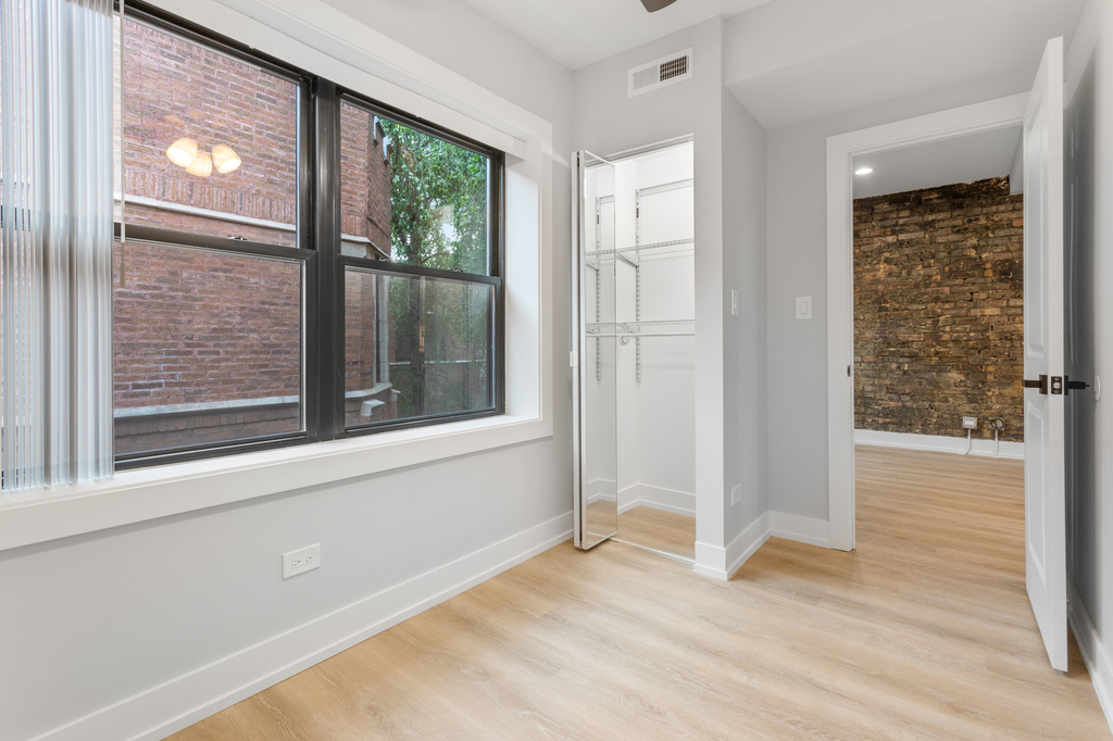 1554 W Juneway Terrace - Photo 7