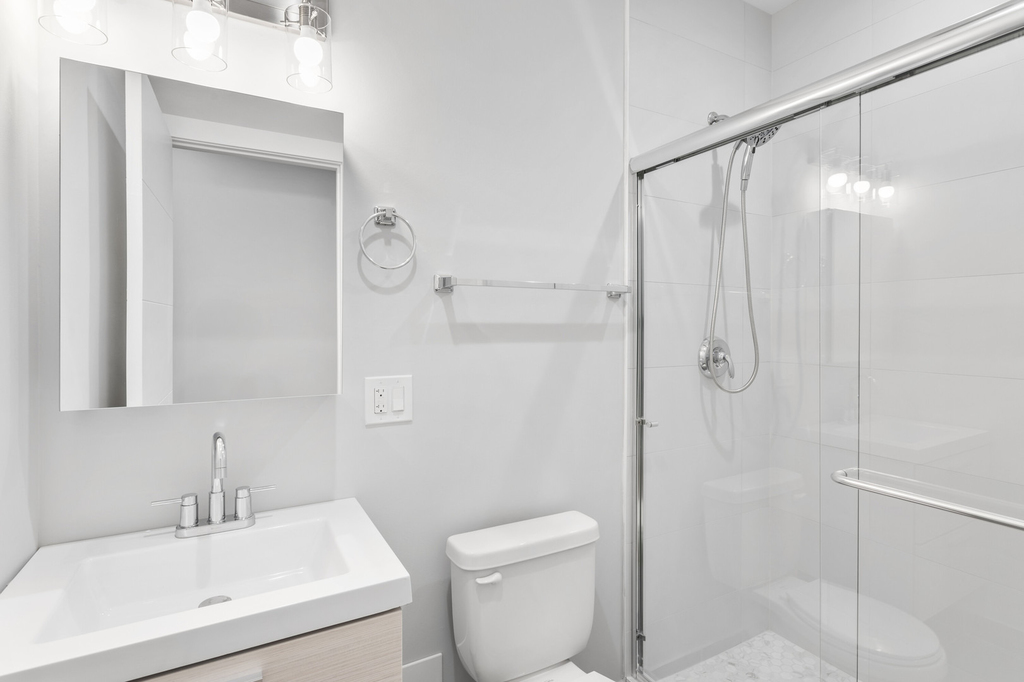 1554 W Juneway Terrace - Photo 11