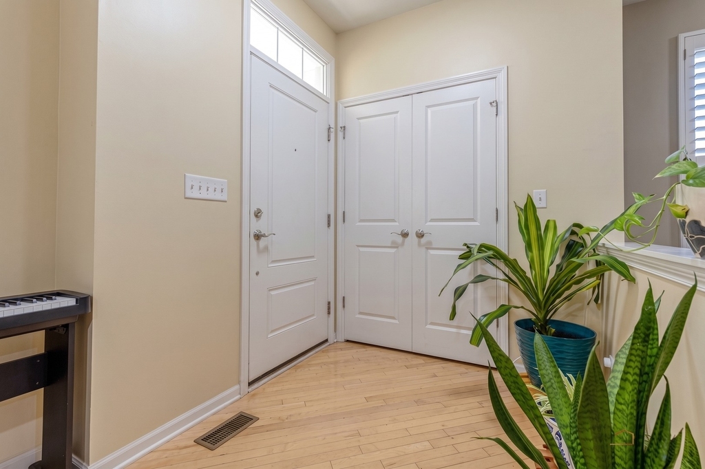 2498 Waterbury Lane - Photo 4