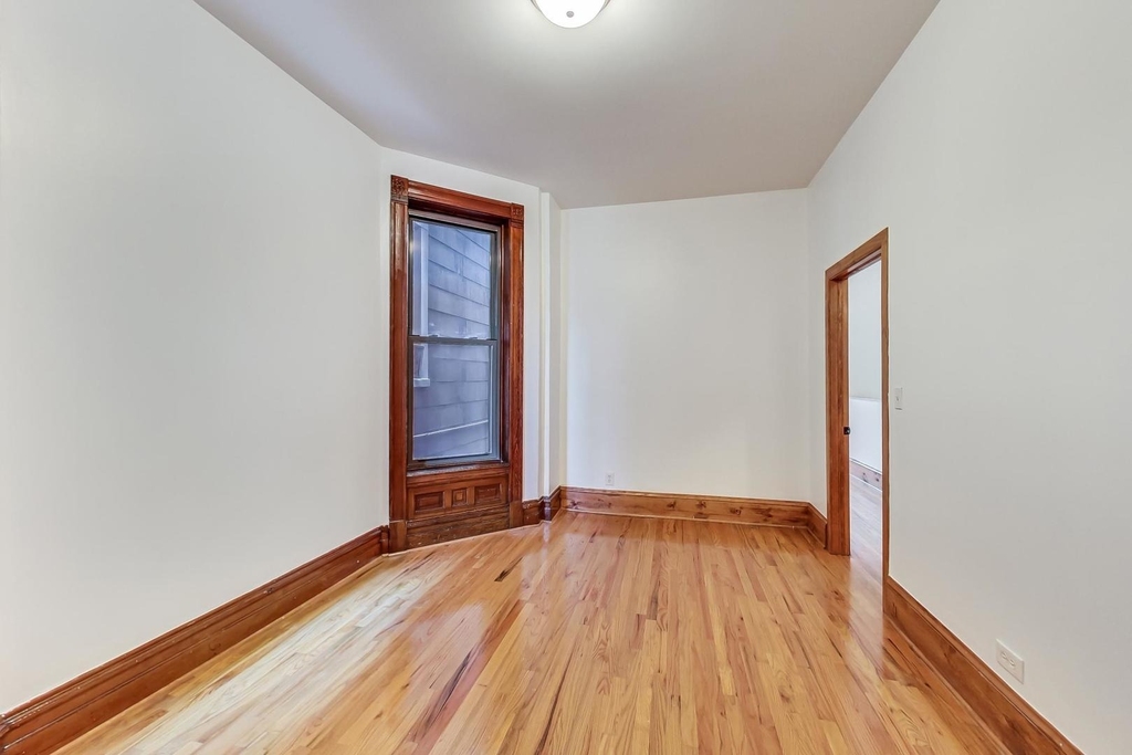 1138 W Addison Street - Photo 7