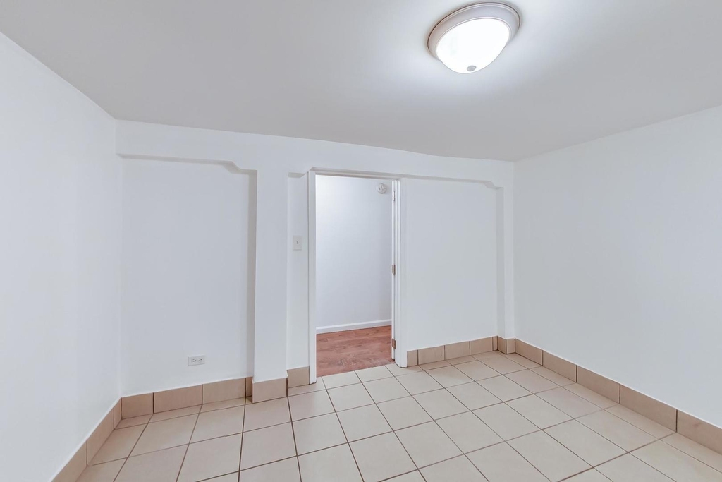 1138 W Addison Street - Photo 17
