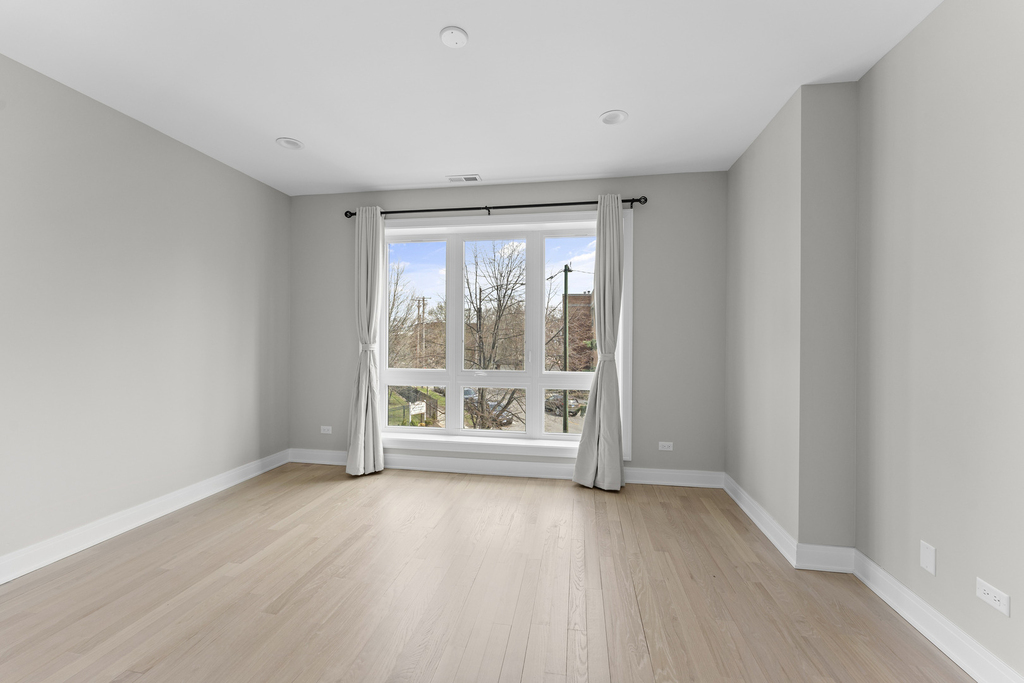 7430 N Hermitage Avenue - Photo 4