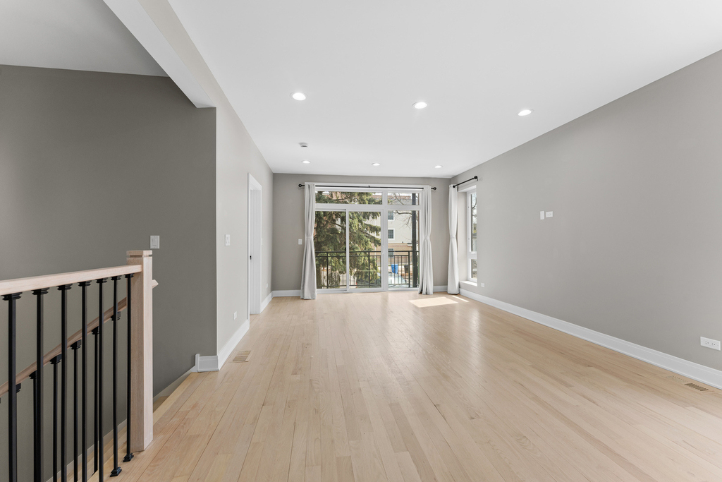 7428 N Rogers Avenue - Photo 3