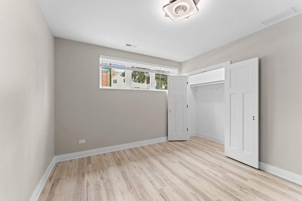 7428 N Rogers Avenue - Photo 10