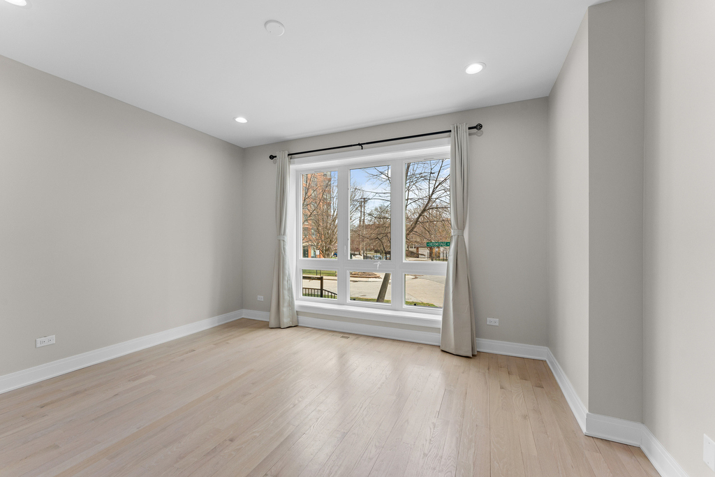 7428 N Rogers Avenue - Photo 4