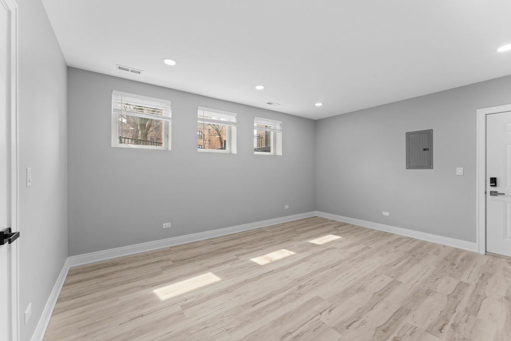 7428 N Rogers Avenue - Photo 5