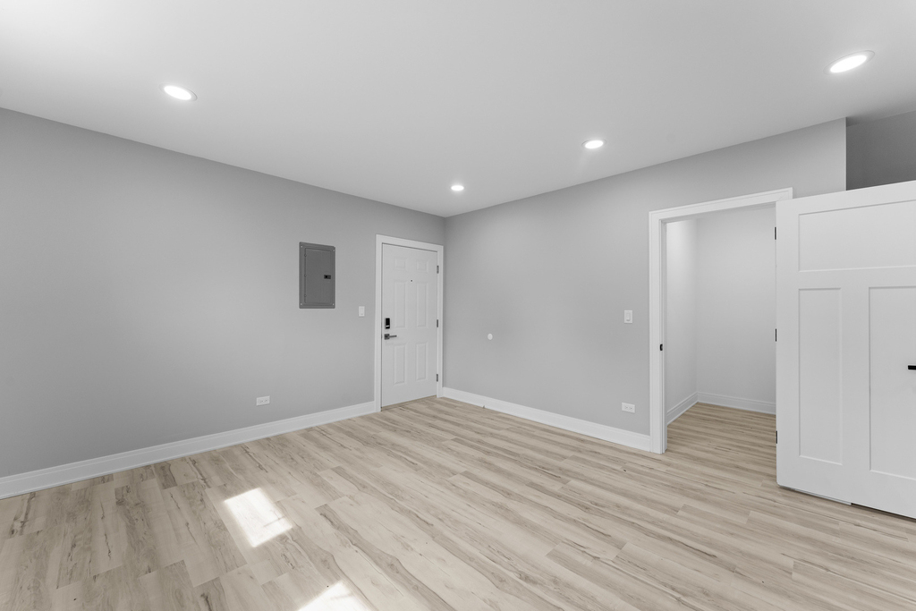 7428 N Rogers Avenue - Photo 7