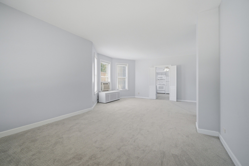 7314 N Crawford Avenue - Photo 3