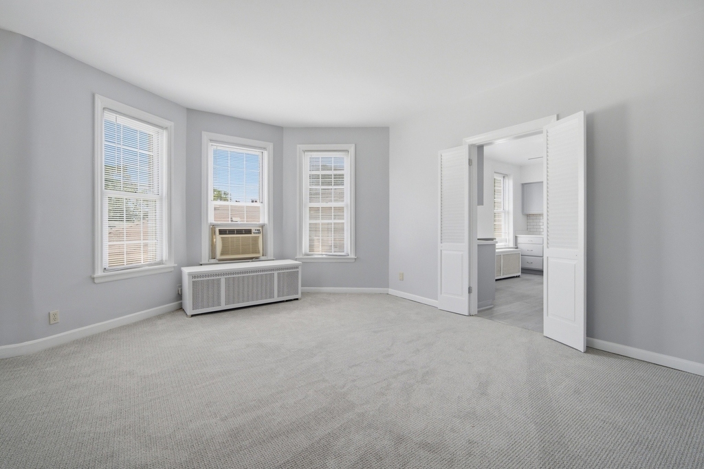 7314 N Crawford Avenue - Photo 4