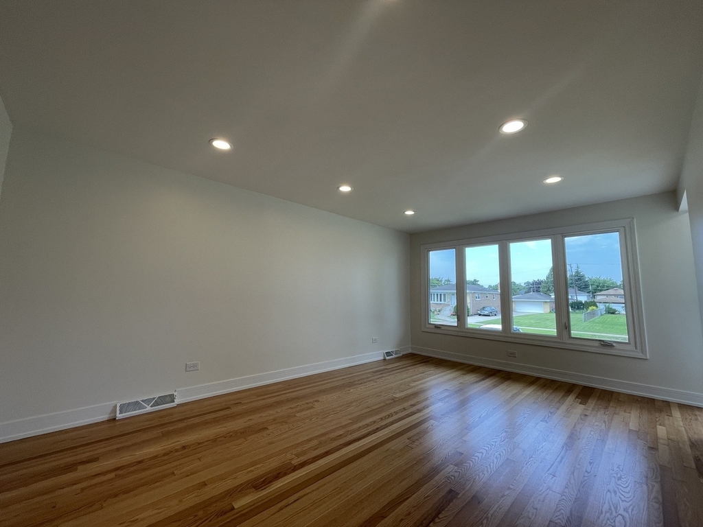 7925 Natchez Avenue - Photo 2