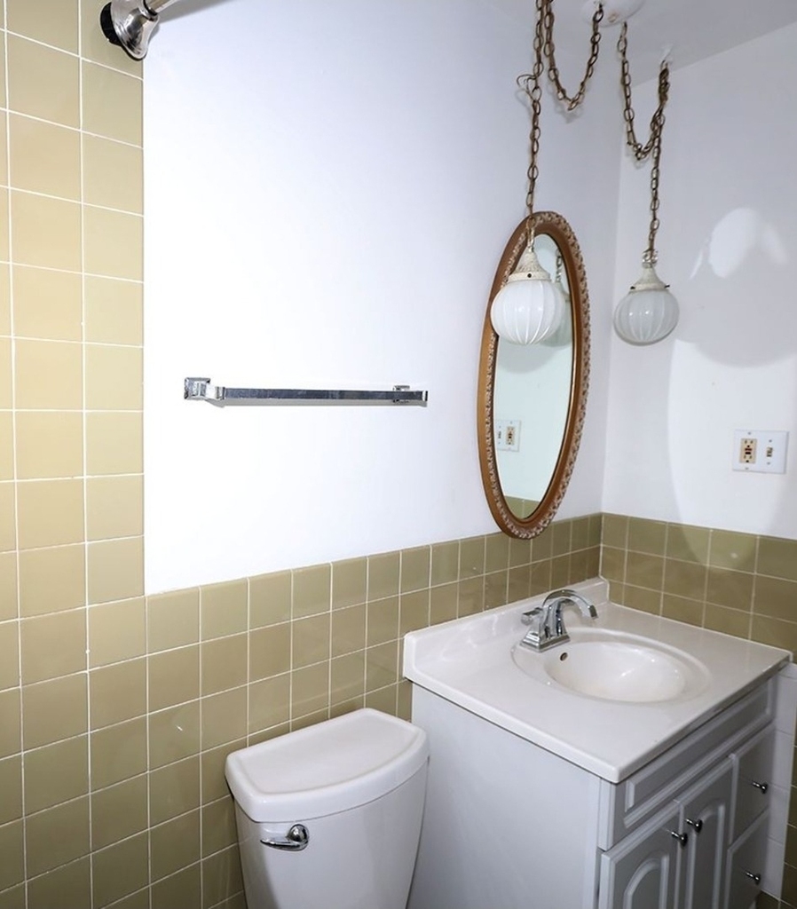100 Yates Avenue - Photo 13