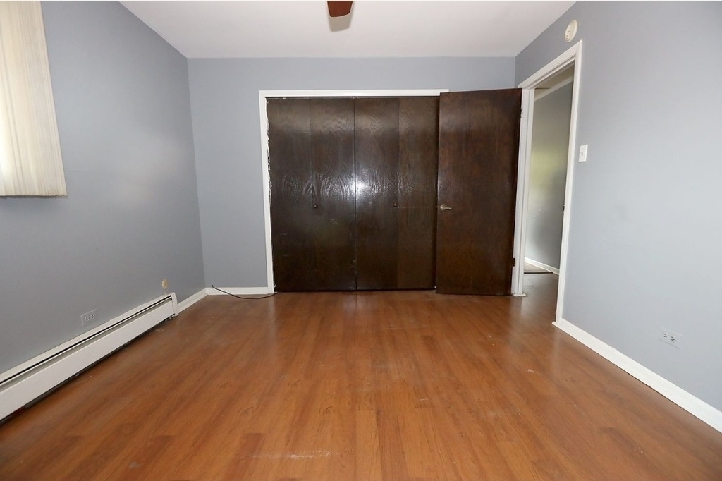 100 Yates Avenue - Photo 8