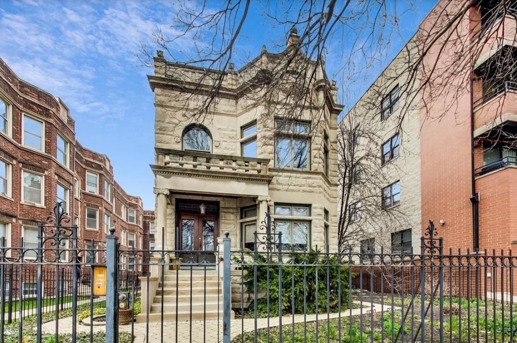 940 W Cuyler Avenue - Photo 0