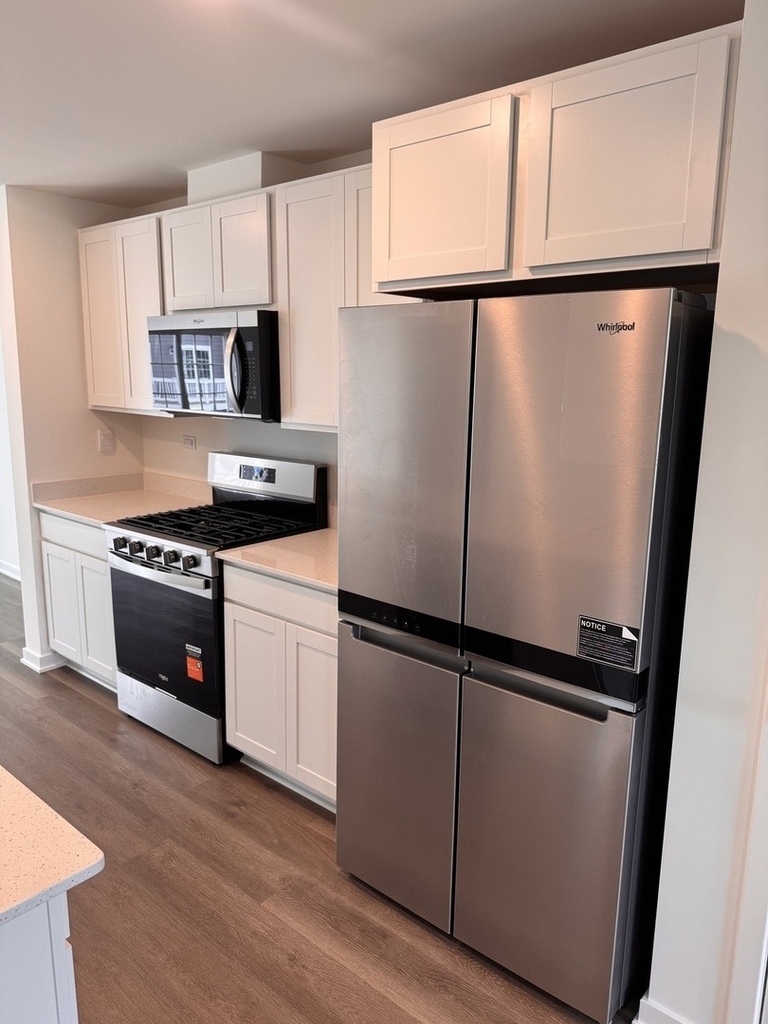 428 Lakeshore Court - Photo 5