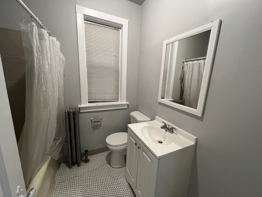 1441 W 93rd Street - Photo 4
