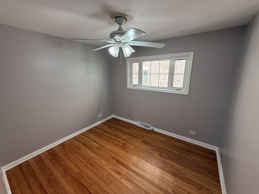 9109 Parkside Avenue - Photo 3