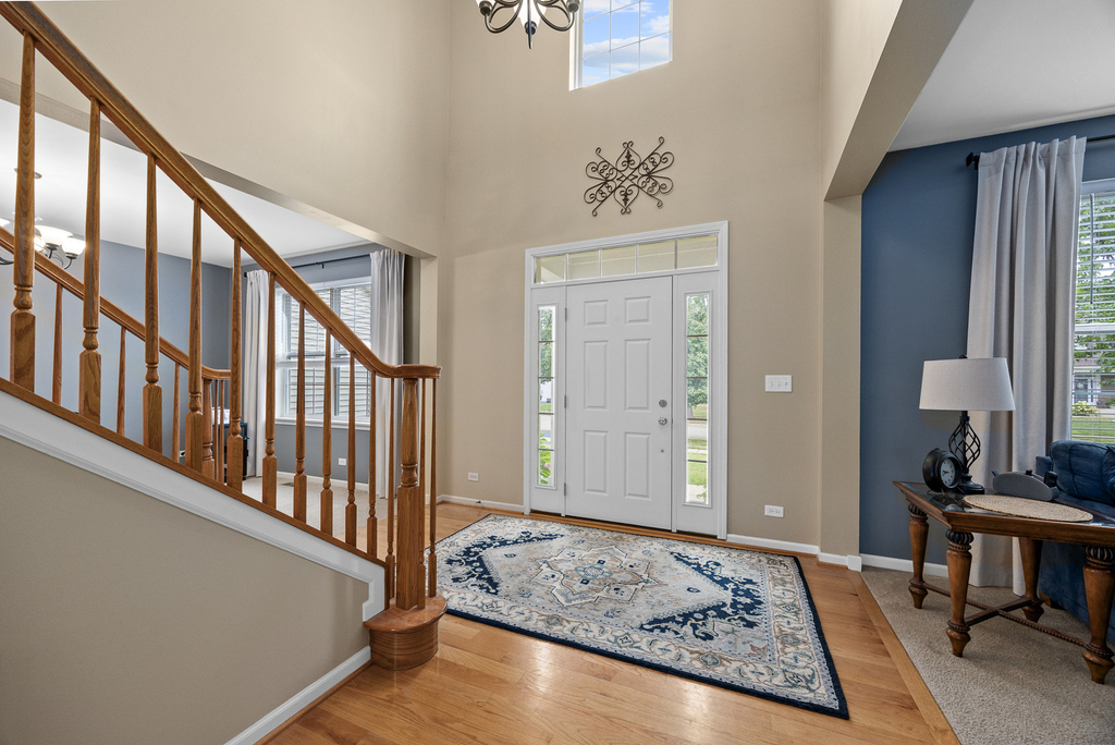 718 Versailles Parkway - Photo 6