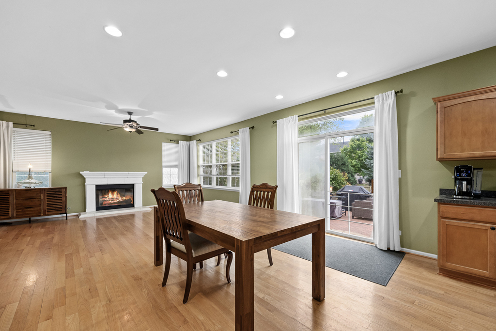 718 Versailles Parkway - Photo 10