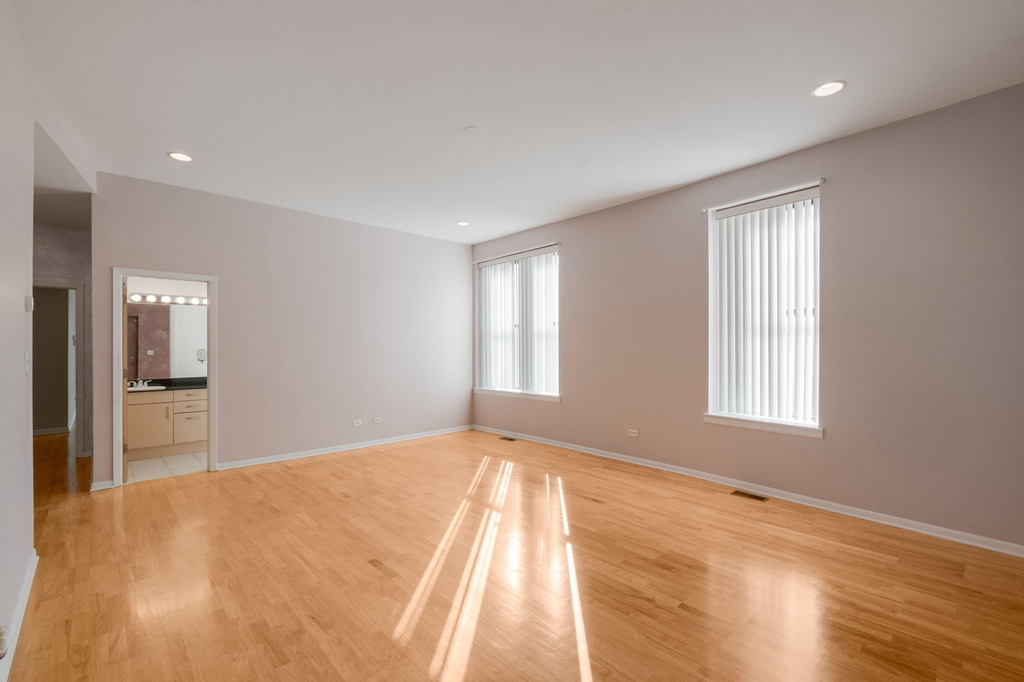 4060 S Ellis Avenue - Photo 10