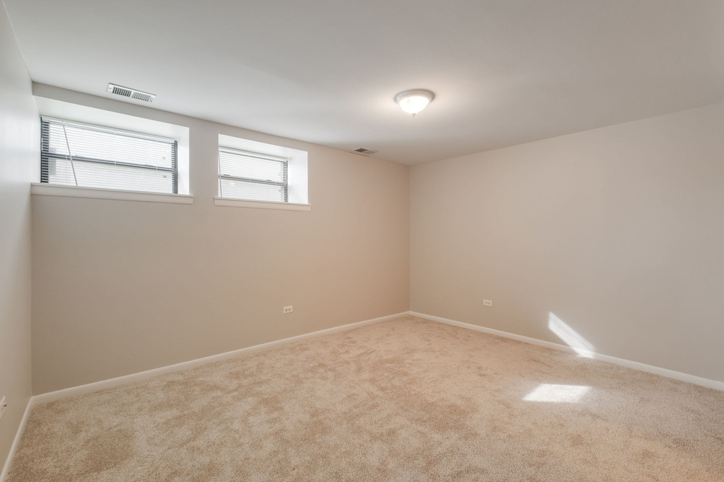 4060 S Ellis Avenue - Photo 13