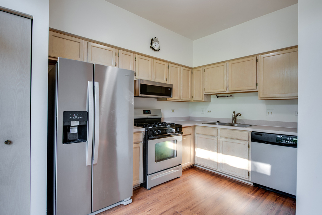 1216 Arapaho Court - Photo 7