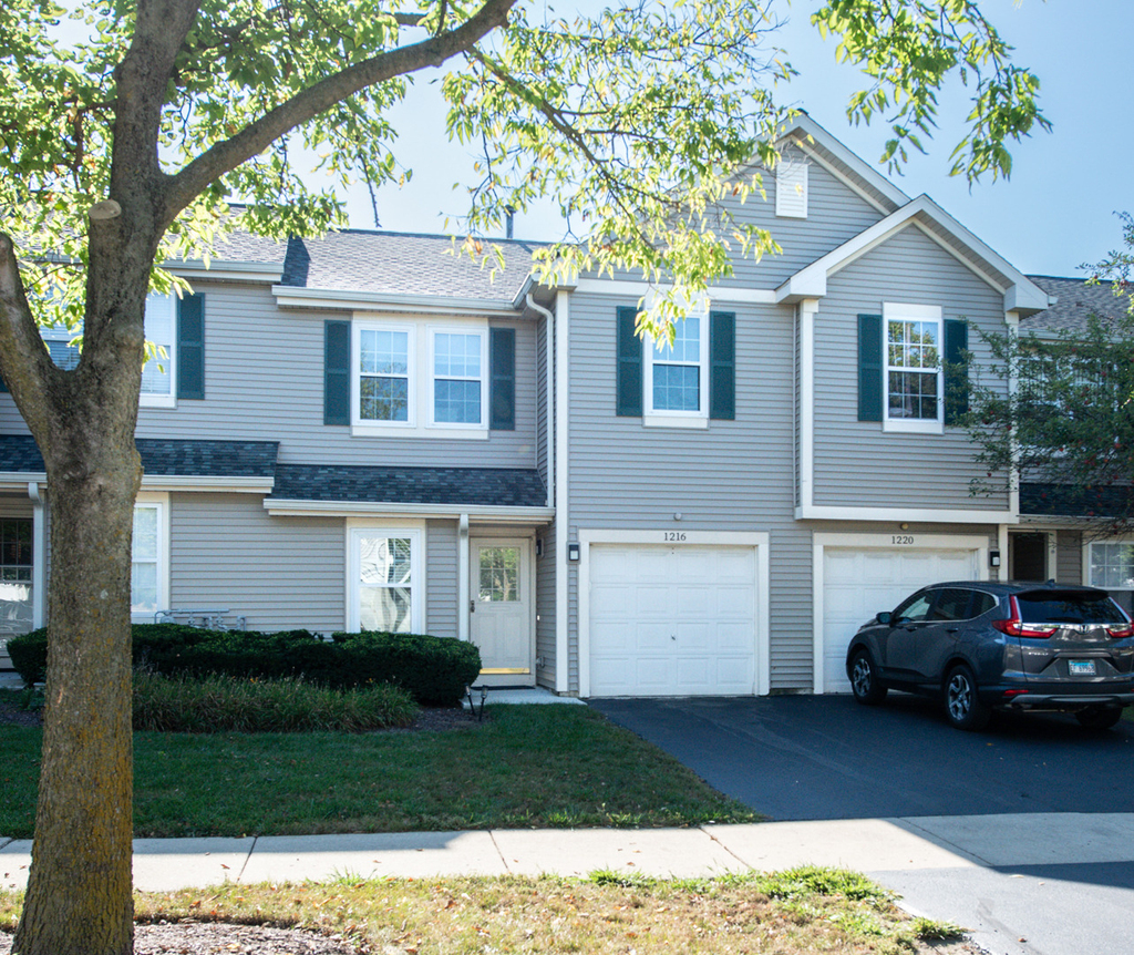 1216 Arapaho Court - Photo 0