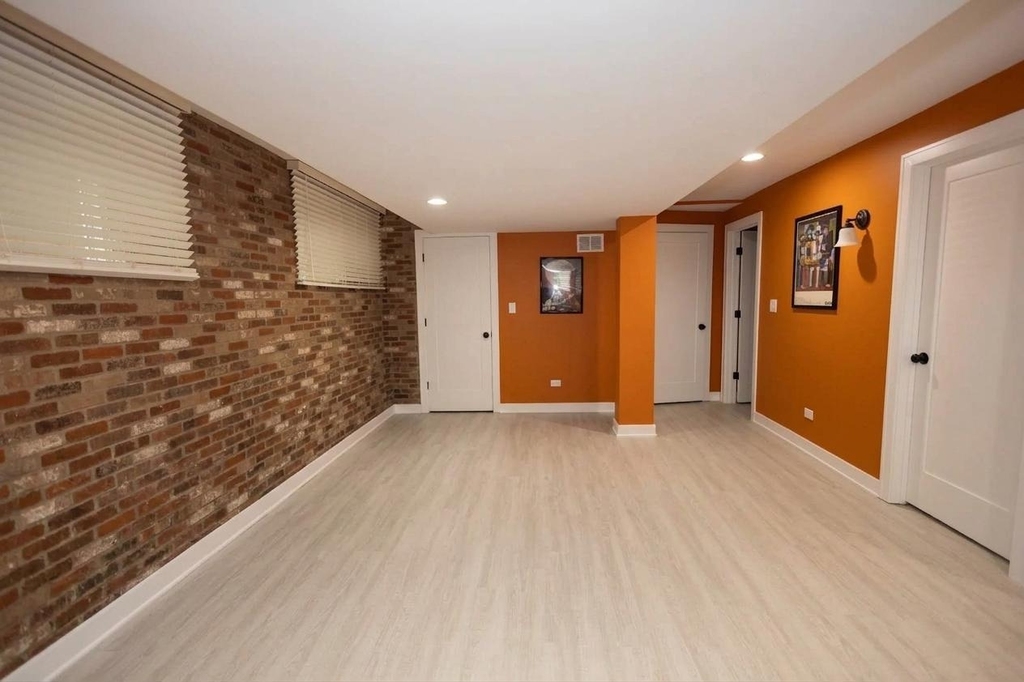 4424 S University Avenue - Photo 9