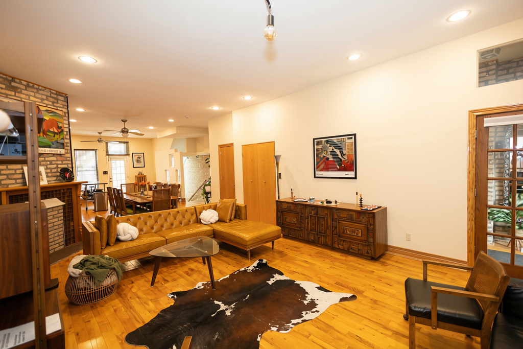 4424 S University Avenue - Photo 2