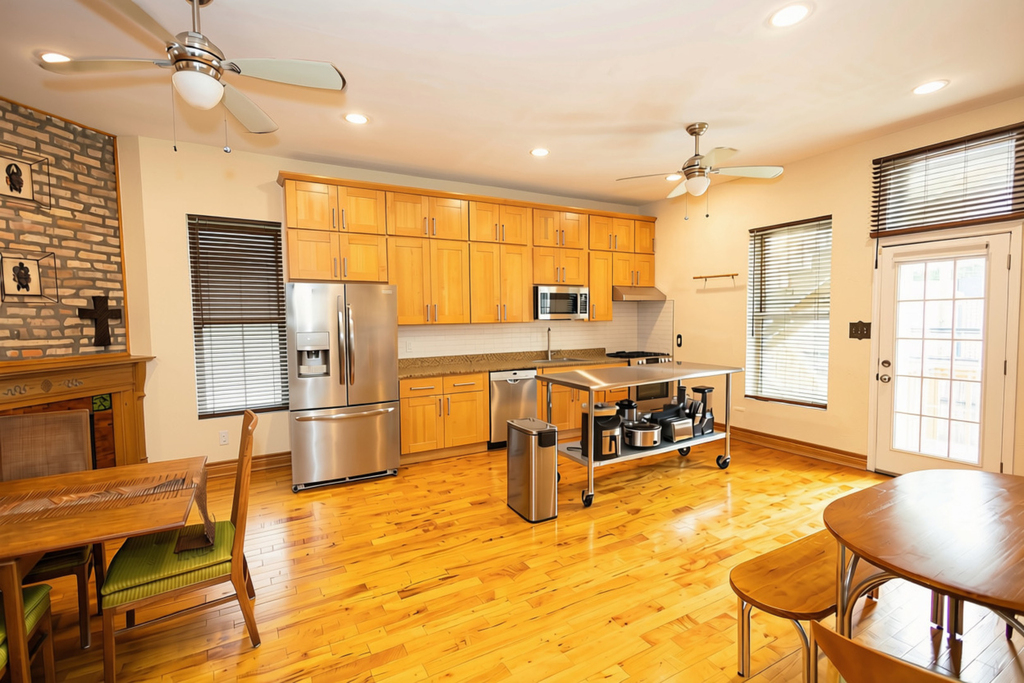 4424 S University Avenue - Photo 3