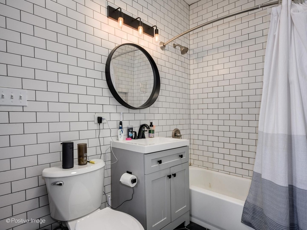 3018 W Schubert Avenue - Photo 5