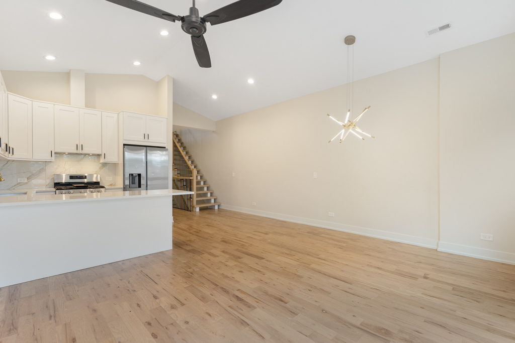 4607 S Saint Lawrence Avenue - Photo 5