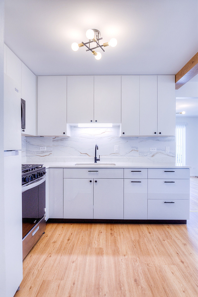 8125 S Roberts Road - Photo 4