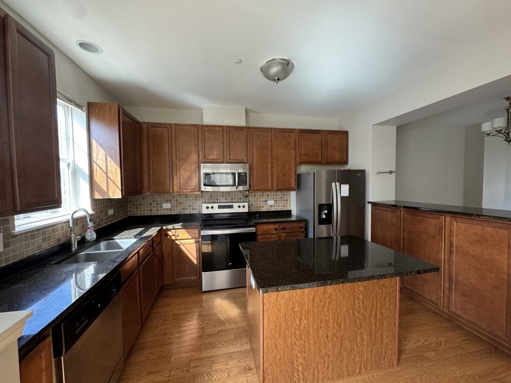 1238 Evergreen Avenue - Photo 4